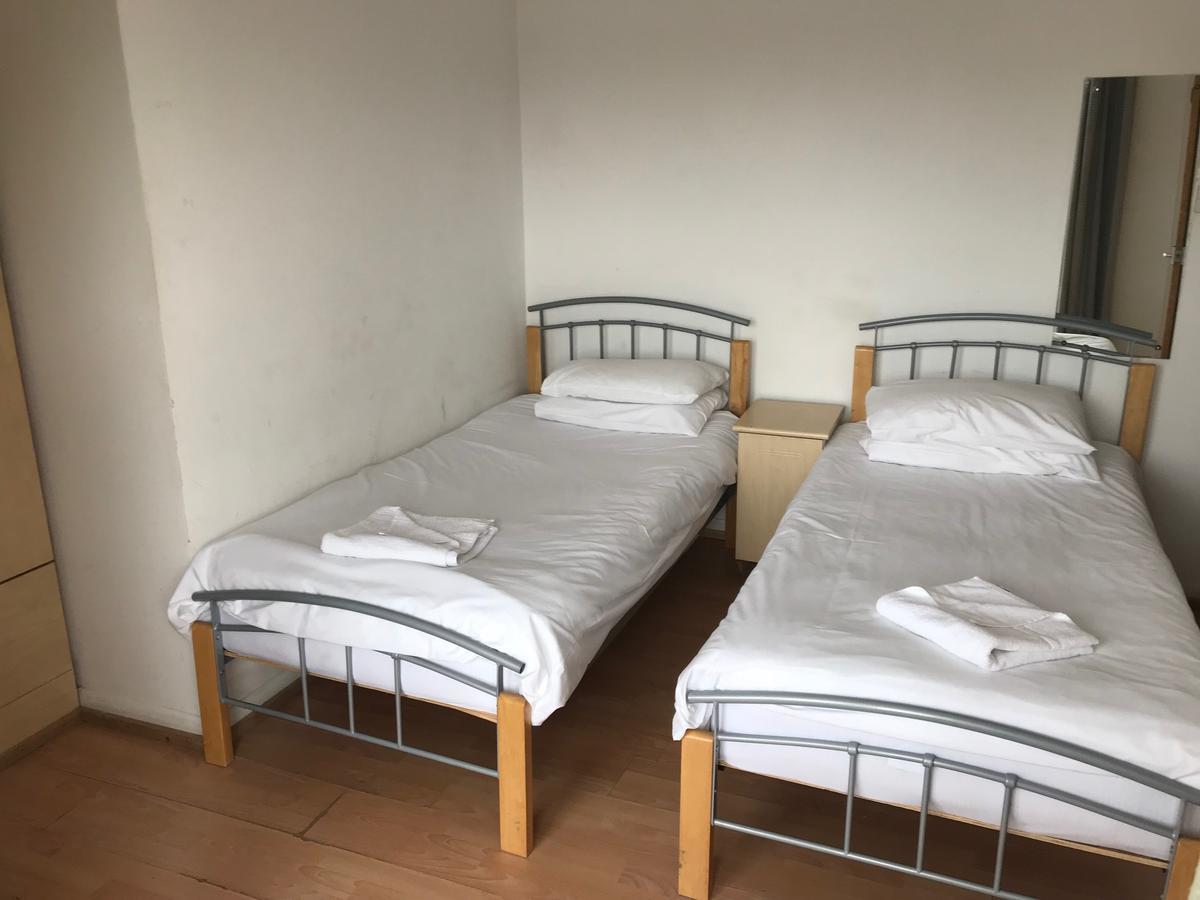 琳达儿酒店  哈罗区 外观 照片