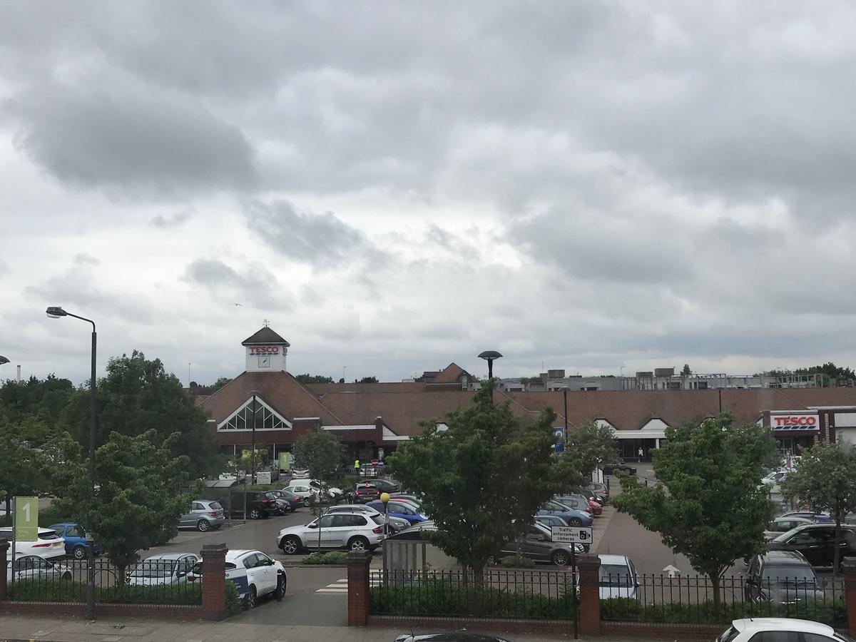 琳达儿酒店  哈罗区 外观 照片
